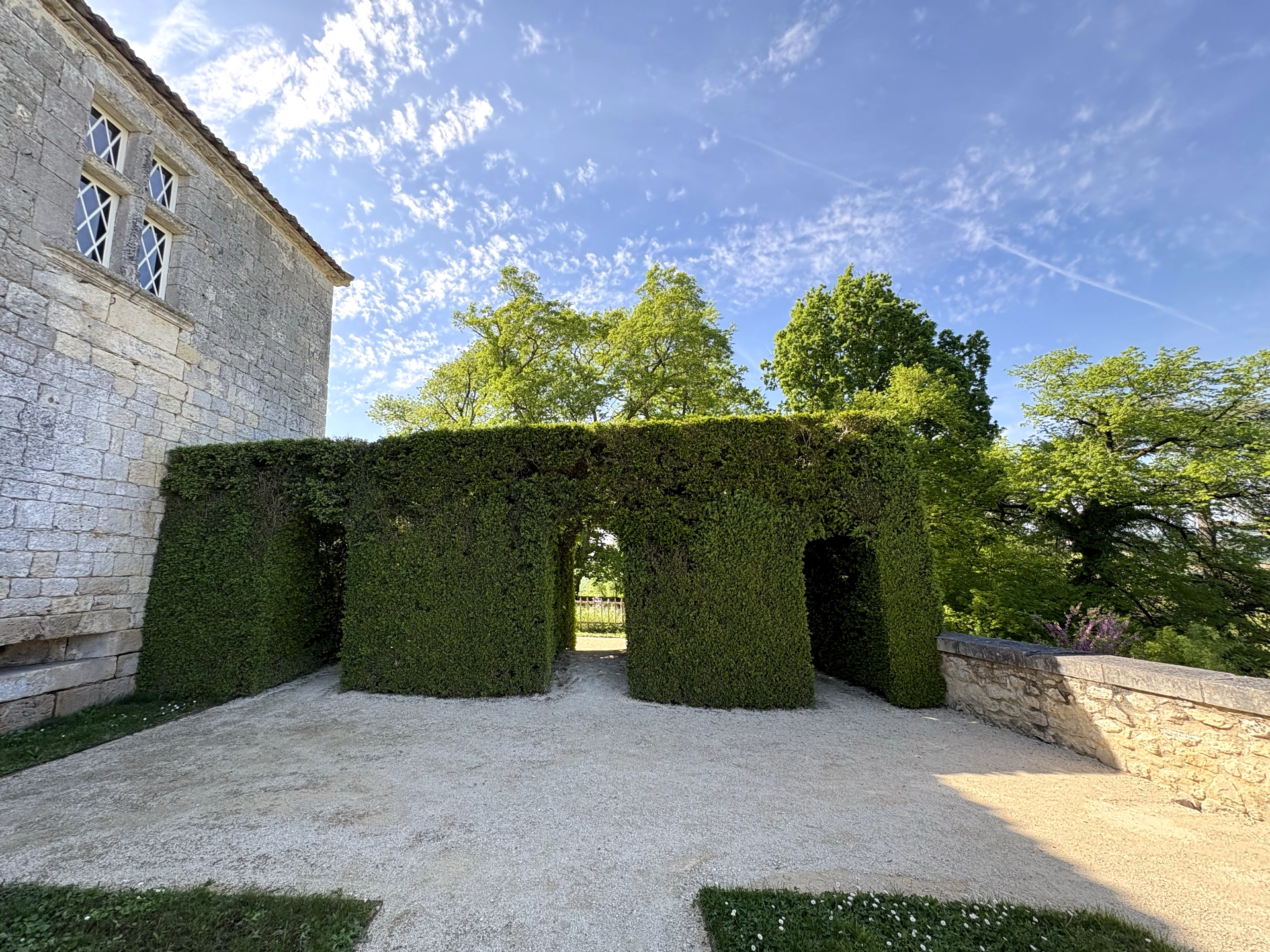 Château de Gramont — haie de buis géométrique