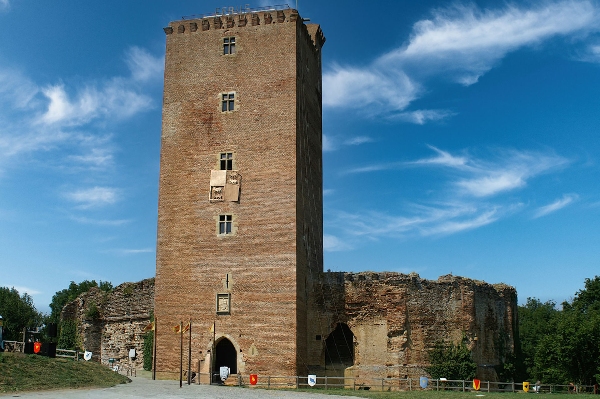 Le donjon de Montaner — forteresse de Gaston Fébus