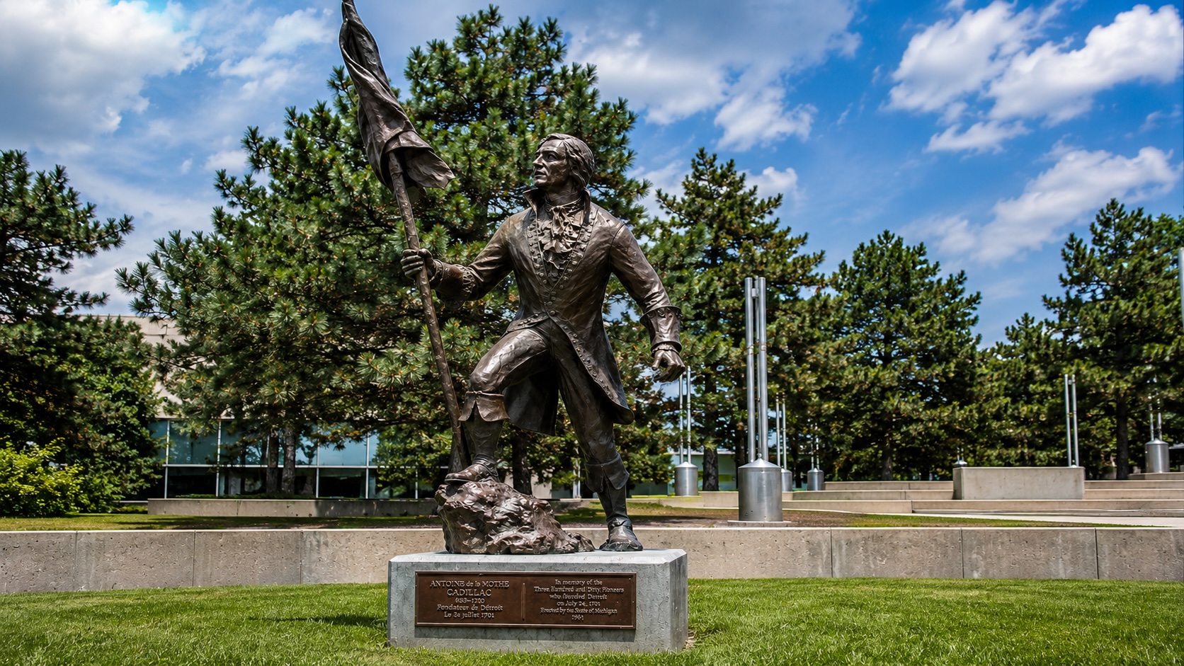 Statue d'Antoine de Lamothe-Cadillac