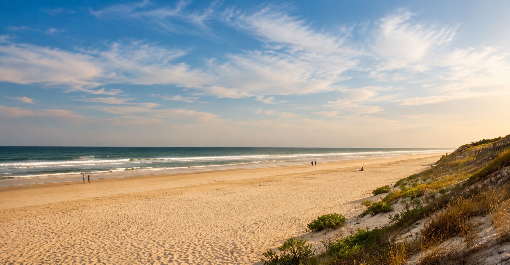 La vaste plage de Mimizan et l’océan Atlantique