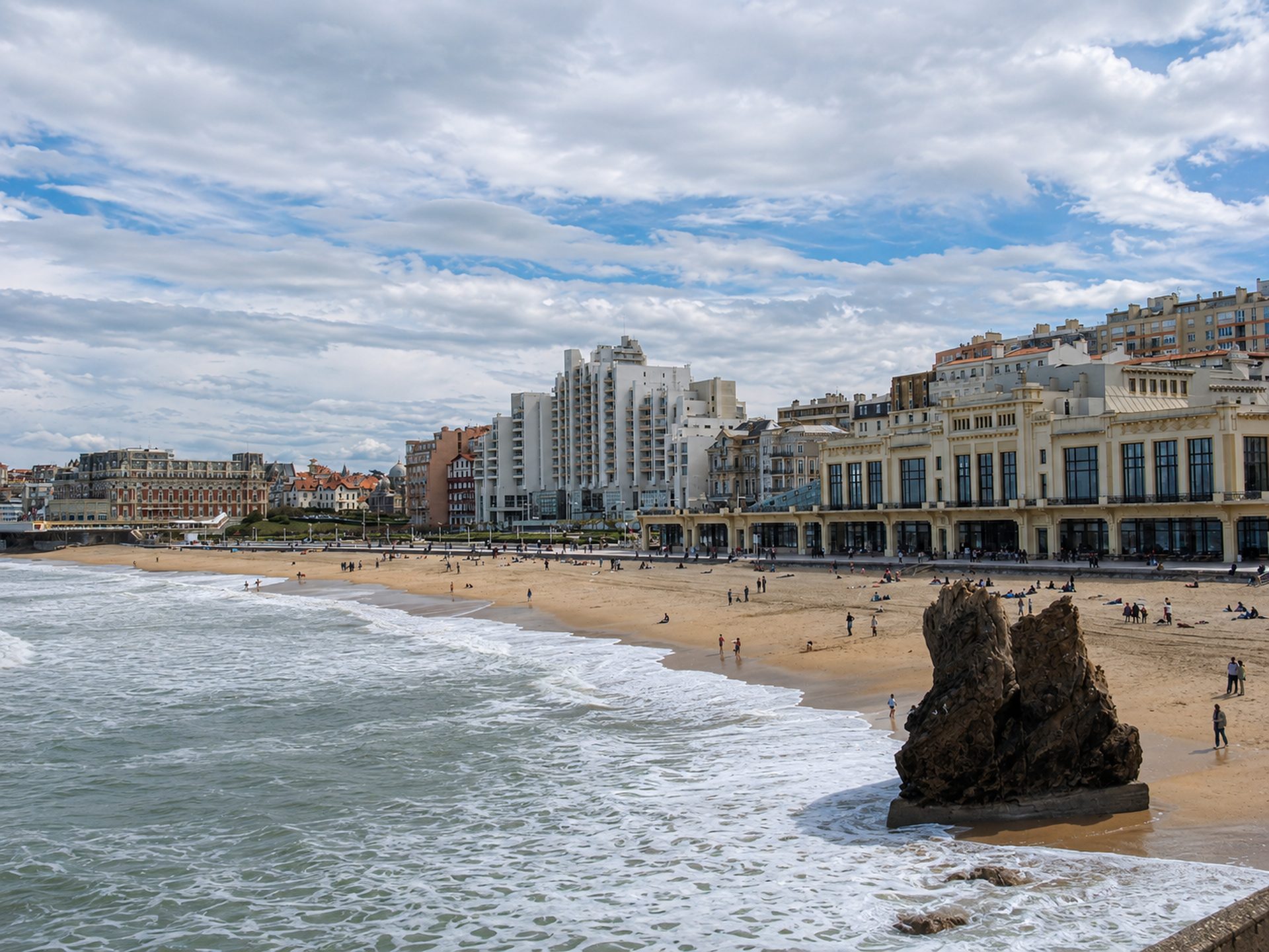 La Grande Plage de Biarritz vue depuis le rivage