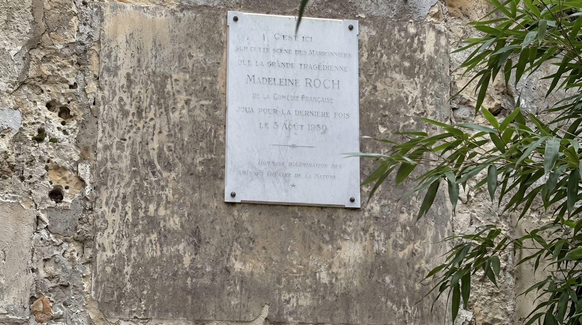 Plaque commémorative dédiée à Madeleine Roch à Lectoure
